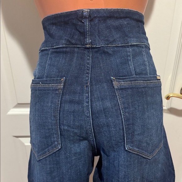 WHBM Extra High Rise Straight Pintuck Leg Medium Wash Jeans Size 8 $120 EUC KL - Picture 7 of 16